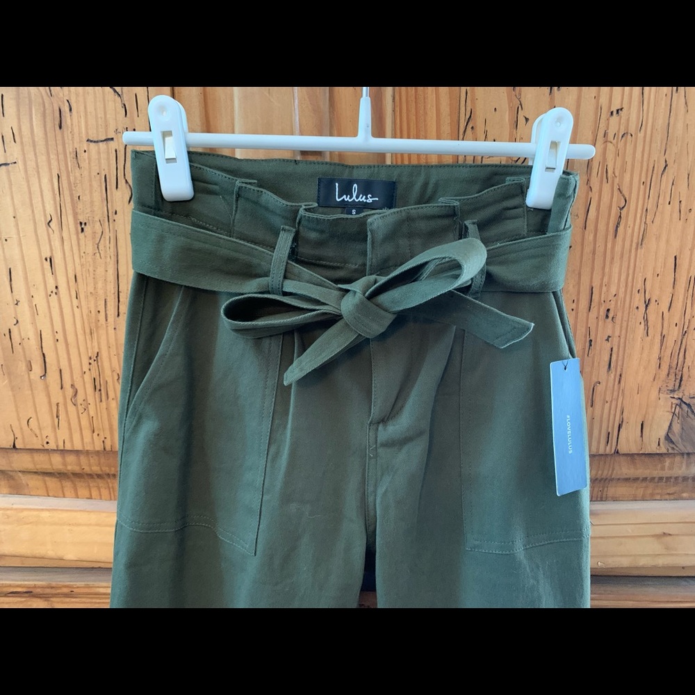 Lulus green crop pant, size Small, new with tags